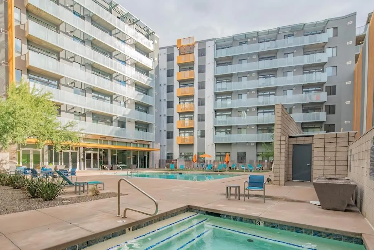 Serene 1Bd - Central Dt - Gym, Pool, Parking, W-D Phoenix Apartment